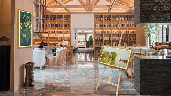 4k Quảng cáo hiển thị màu vàng gỗ hạt khung bên ngoài màn hình sơn